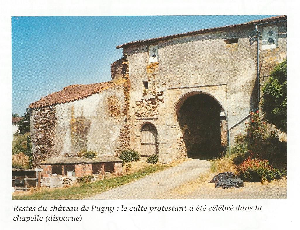 Photo du porche d'entrée construit par Guy de SAINTE MAURE en 1557